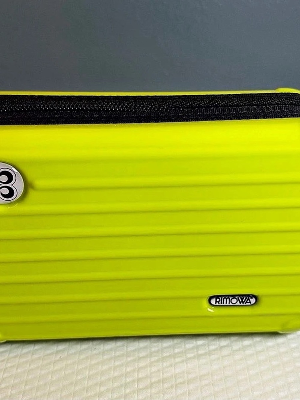 RIMOWA Thai Airways First Class Amenity Case – Lime Green – Socks, Card & 2017 B